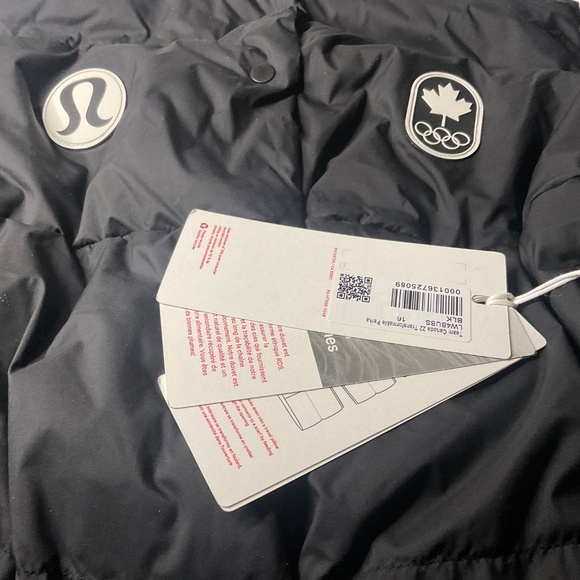 LULULEMON TEAM CANADA TRANSFORMABLE DOWN PARKA VEST NWT SZ 16 - Picture 11 of 16